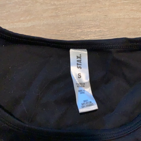 Stax fitted crop top - Picture 3 of 4